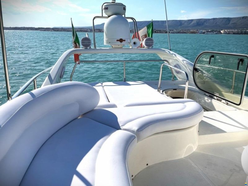 Azimut AZ 52