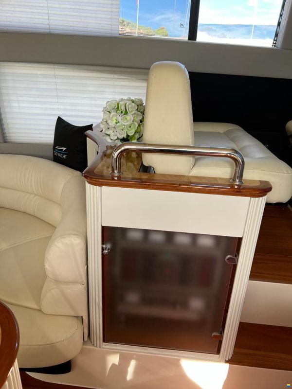 Azimut AZ 52