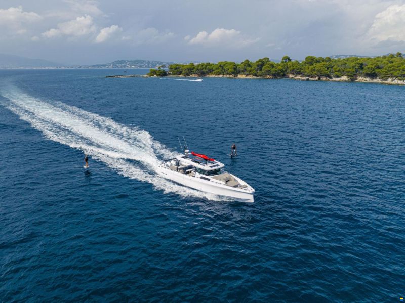 Axopar Yachts Axopar 45 Cross Top