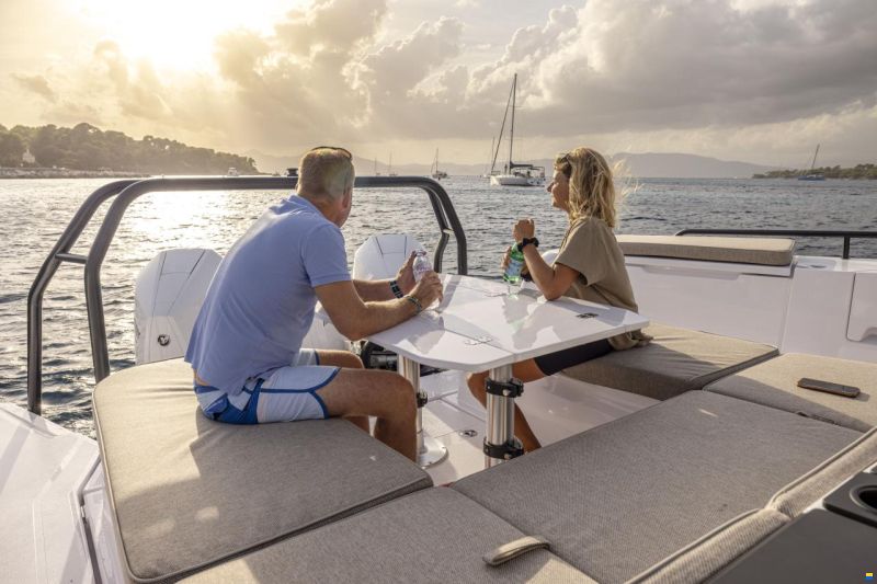 Axopar Yachts Axopar 45 Cross Top