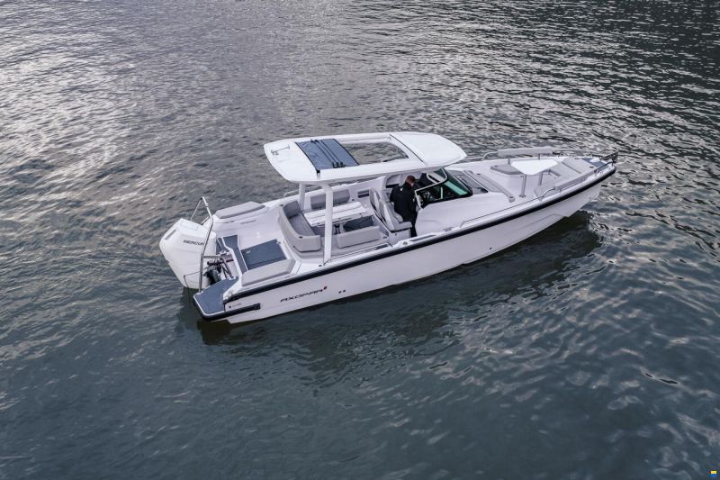 Axopar Yachts 29 Sun Top