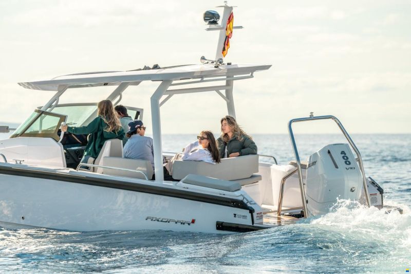 Axopar Yachts 29 Sun Top
