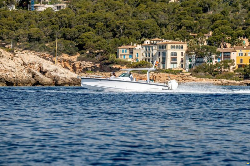 Axopar Yachts 29 Sun Top
