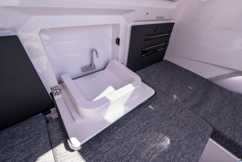 Axopar Yachts 29 Sun Top