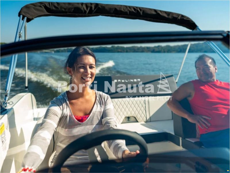 Bayliner Deck Boat DX 2000 OB