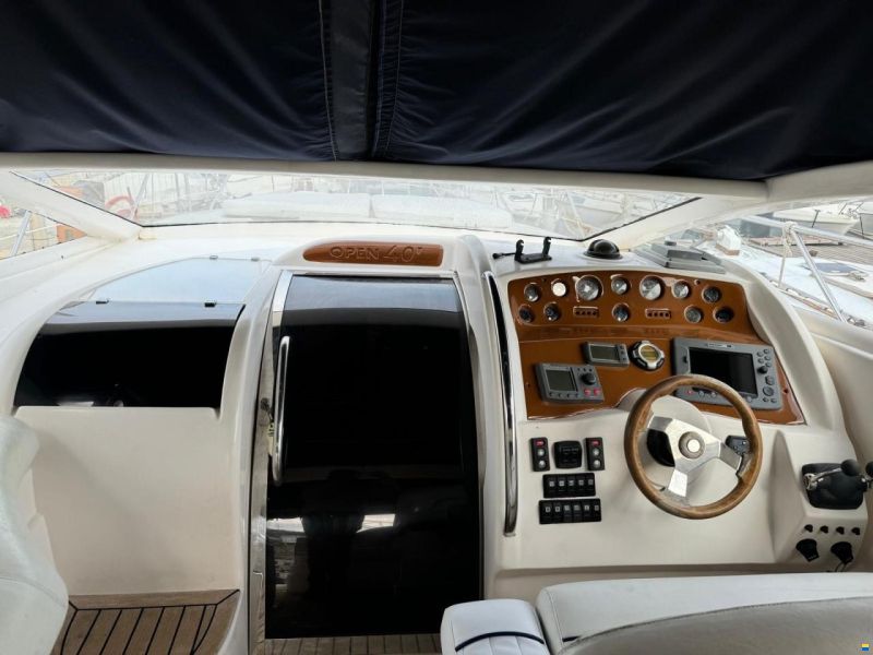 Astondoa 40 open