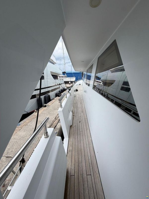 Heesen 83