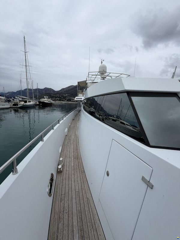 Heesen 83