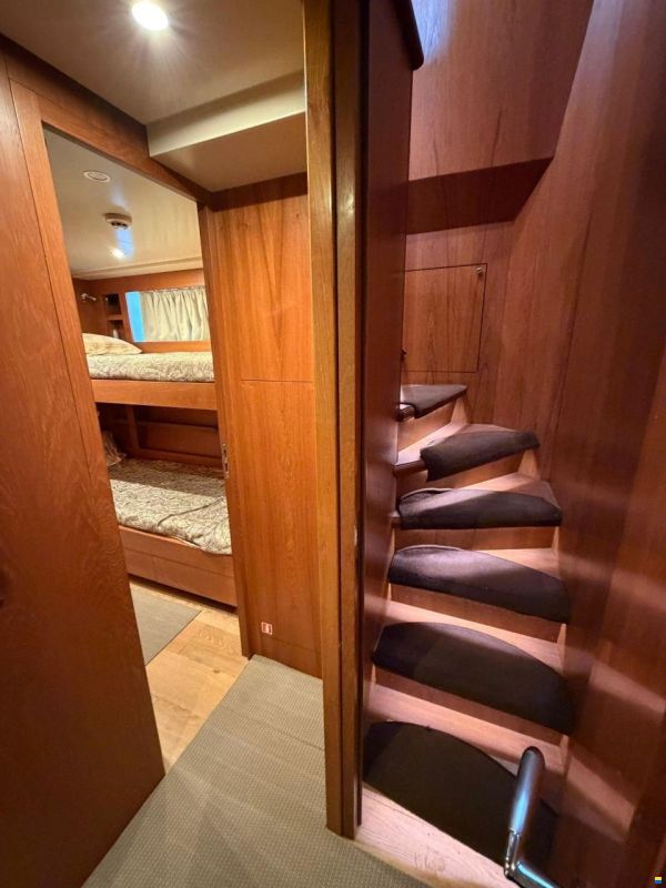 Heesen 83