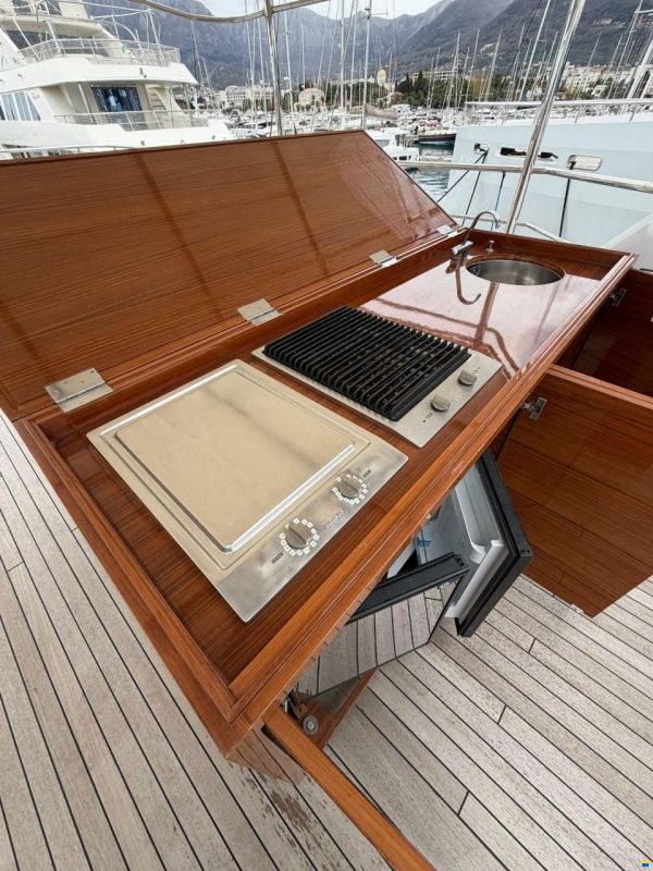 Heesen 83