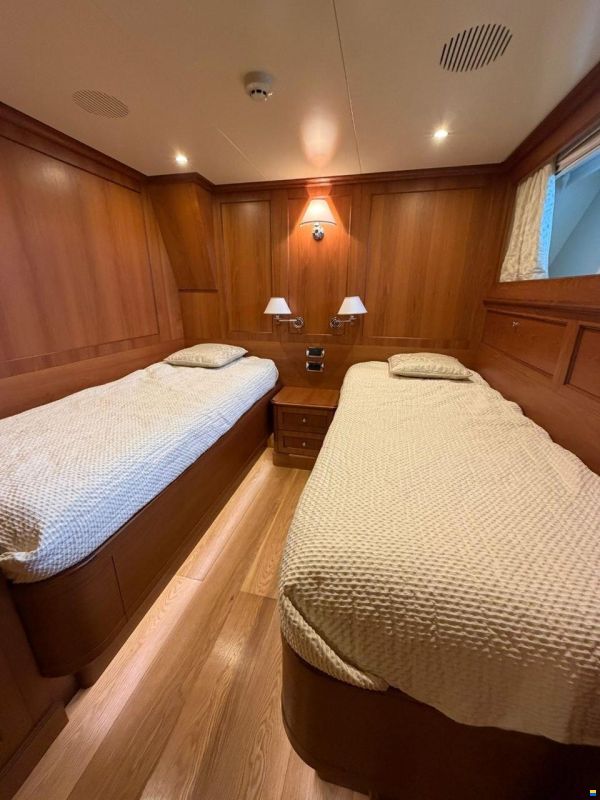 Heesen 83