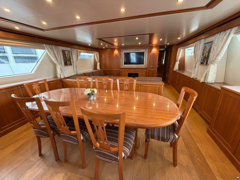 Heesen 83