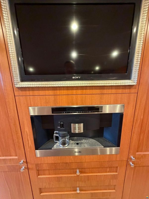 Heesen 83