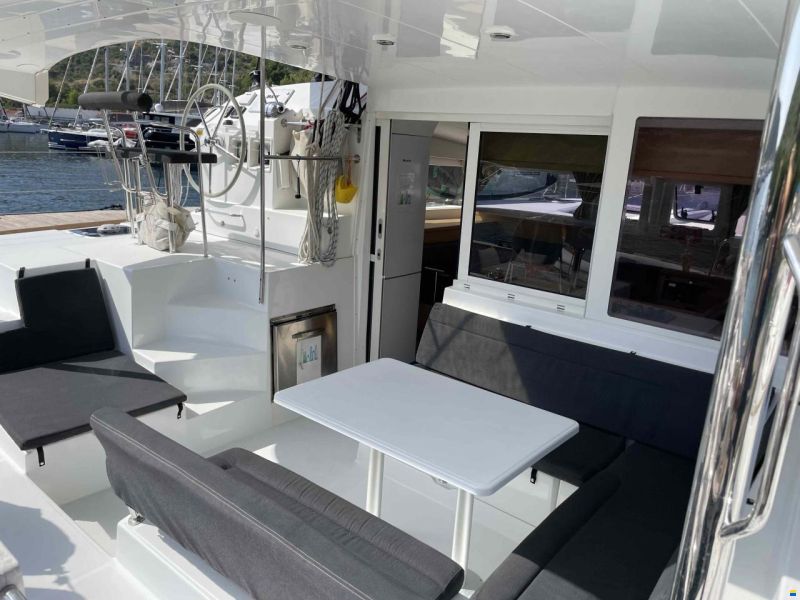 Lagoon 400S2