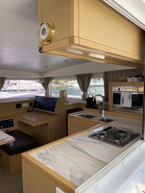 Lagoon 400S2