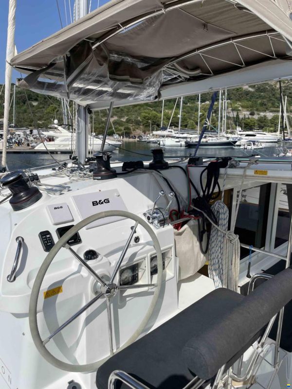 Lagoon 400S2