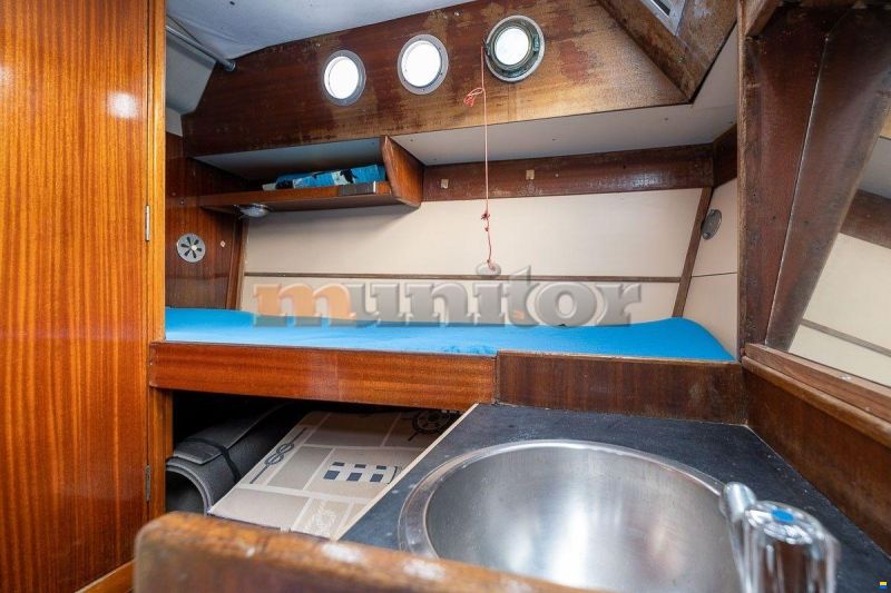 Coronet 33