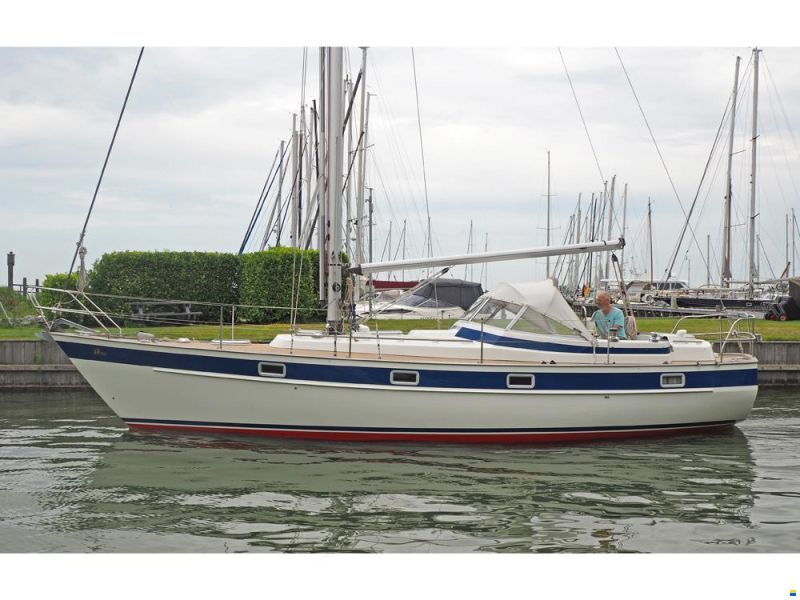 Hallberg-Rassy 352