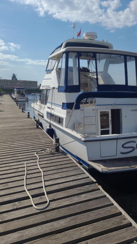 Carver Aft Cabin 390