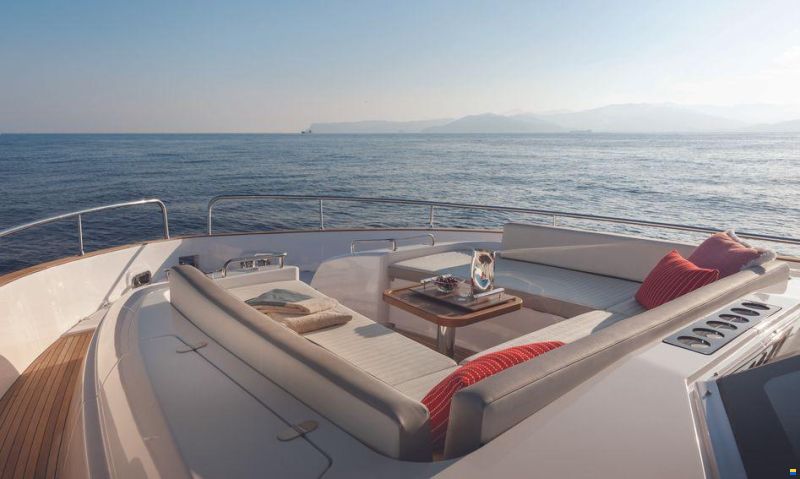 Azimut Magellano 66