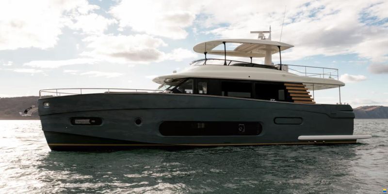 Azimut Magellano 66