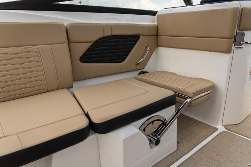 Sea Ray SPX 230 Europe