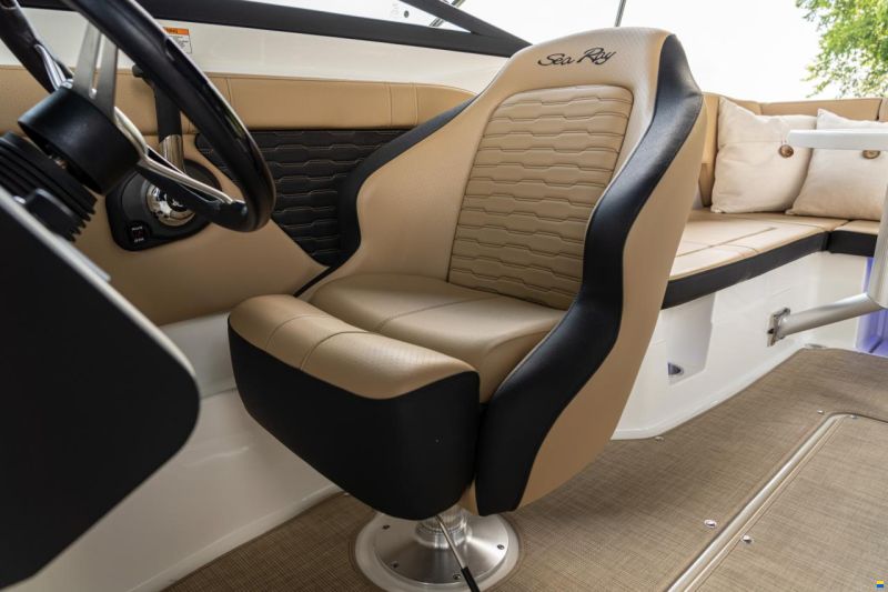Sea Ray SPX 230 Europe