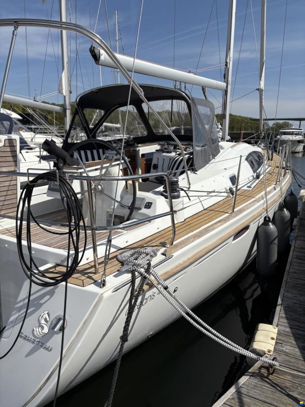 Beneteau Oceanis 43