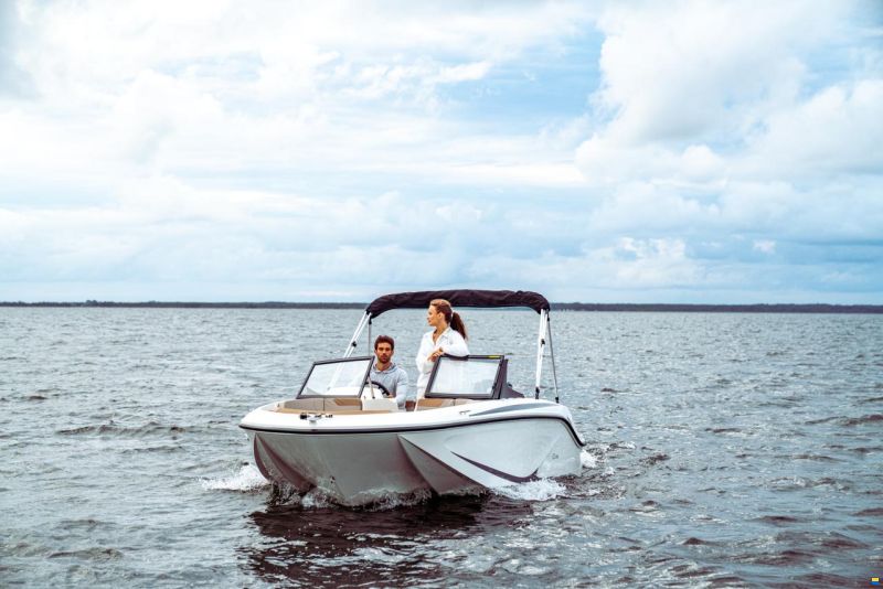 Quicksilver 525 aXess