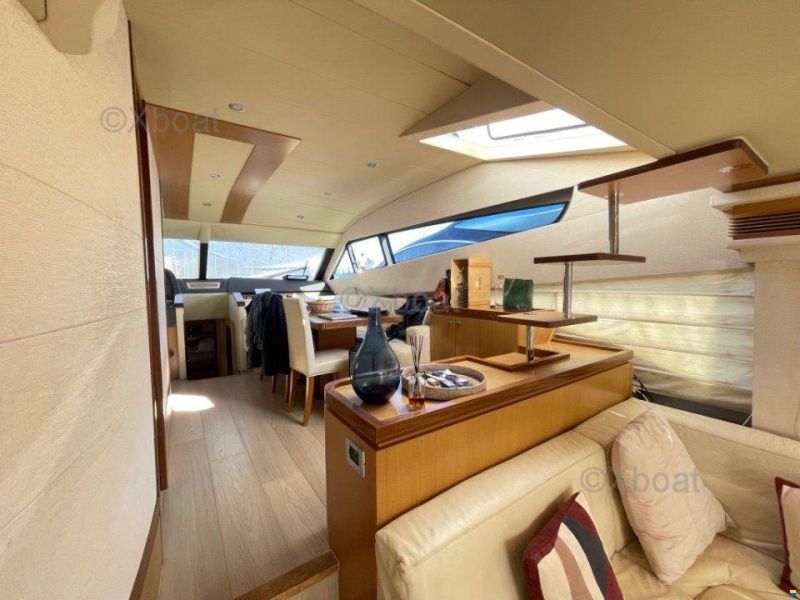 Ferretti 681