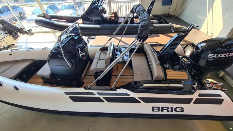 Brig Inflatable Boats Eagle 6.7H + Suzuki DF175AP