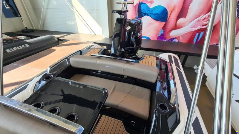 Brig Inflatable Boats Eagle 6.7H + Suzuki DF175AP