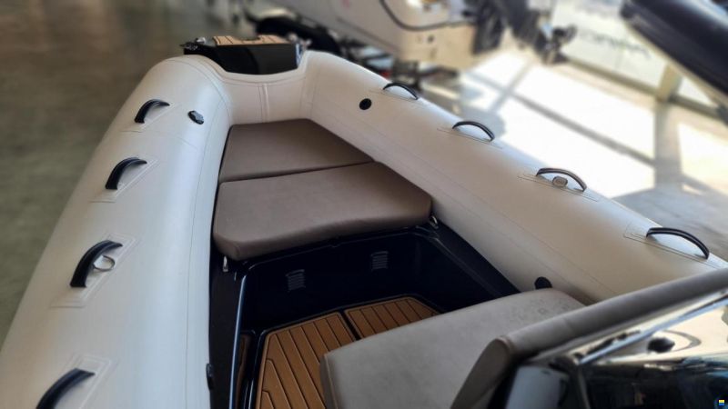 Brig Inflatable Boats Eagle 6.7H + Suzuki DF175AP