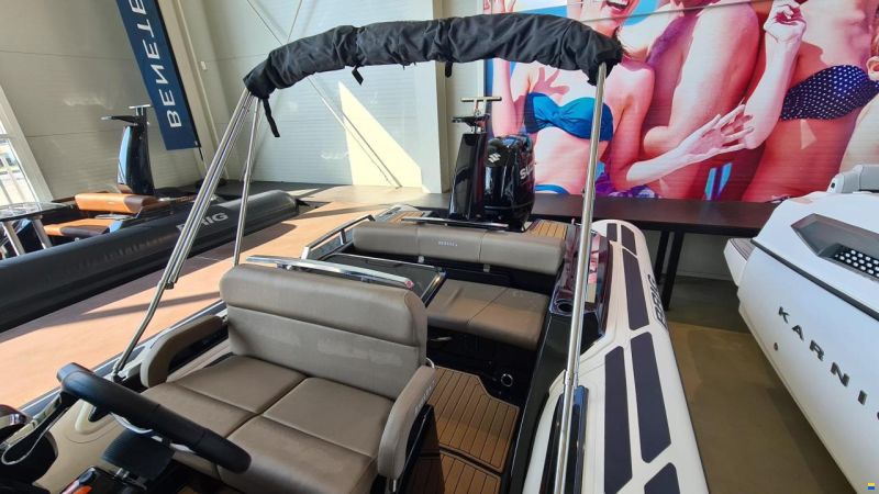 Brig Inflatable Boats Eagle 6.7H + Suzuki DF175AP