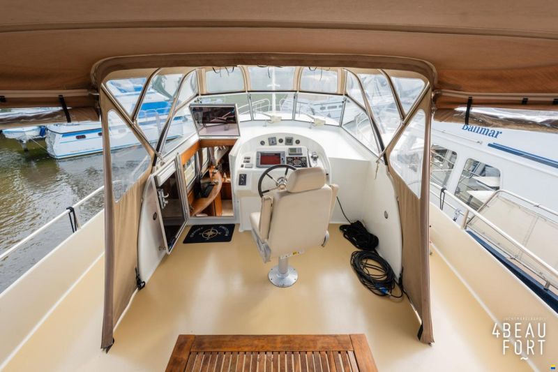 Aquanaut Privilege 1350