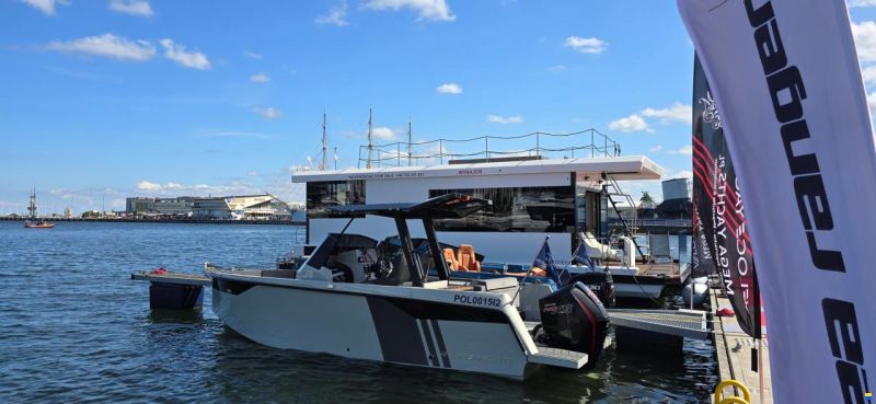 Veloce Yachts V750 HARDTOP