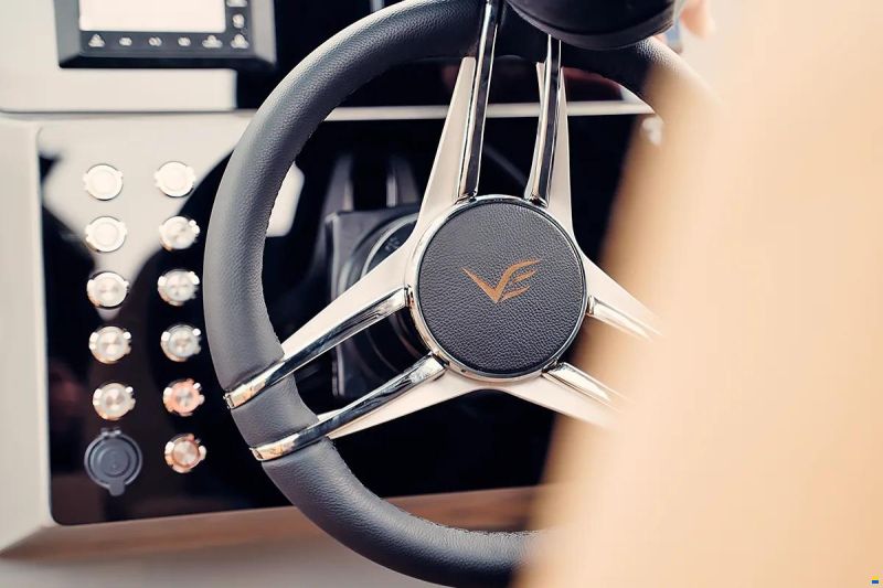 Veloce Yachts V750 HARDTOP