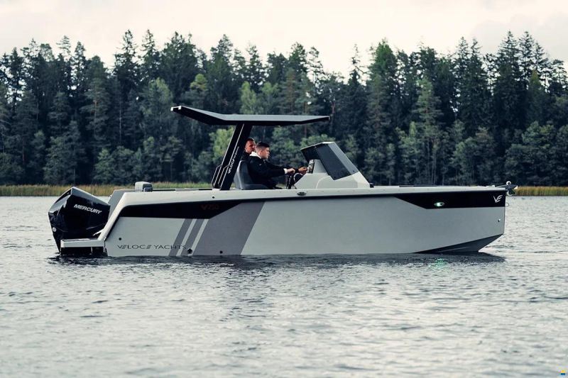 Veloce Yachts V750 HARDTOP