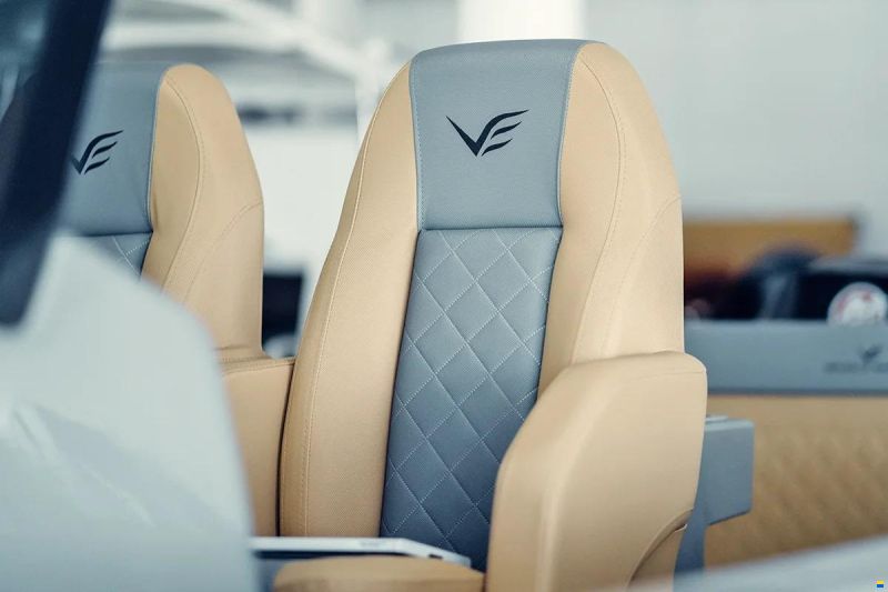 Veloce Yachts V750 HARDTOP