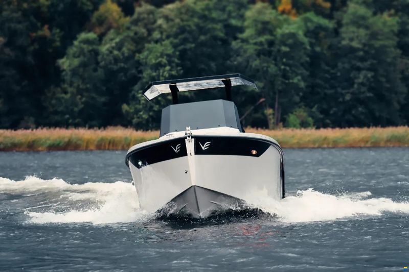 Veloce Yachts V750 HARDTOP
