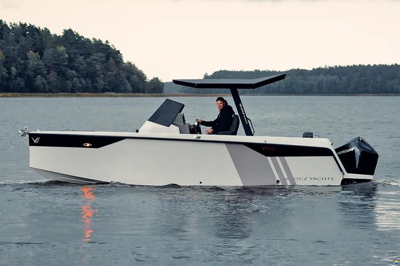 Veloce Yachts V750 HARDTOP