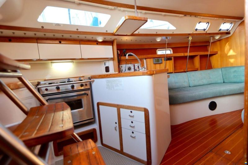 Catalina 320