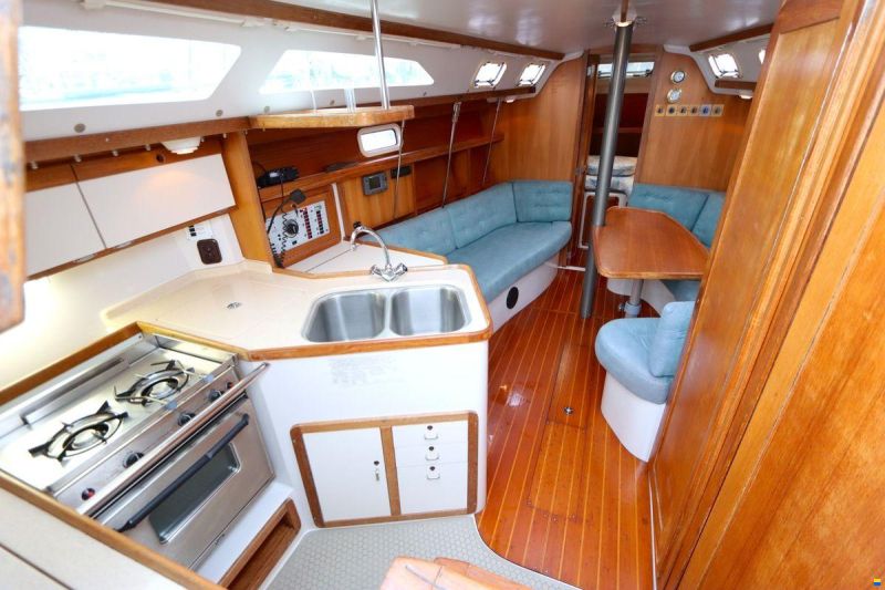 Catalina 320
