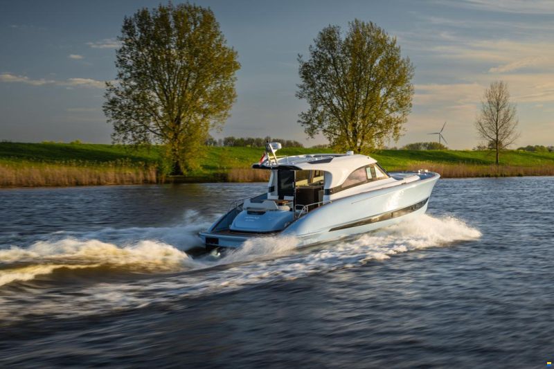 Solaris Power 48 Lobster