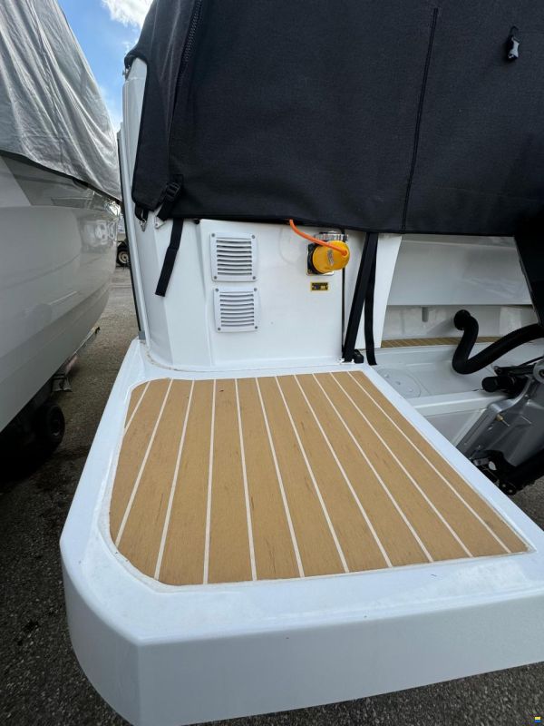 Jeanneau Merry Fisher 895