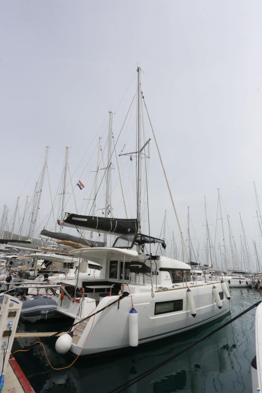 Lagoon 40