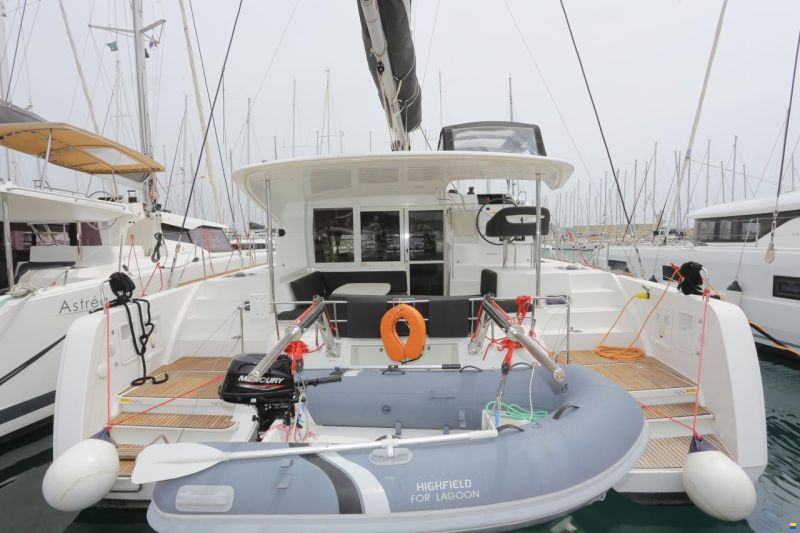 Lagoon 40