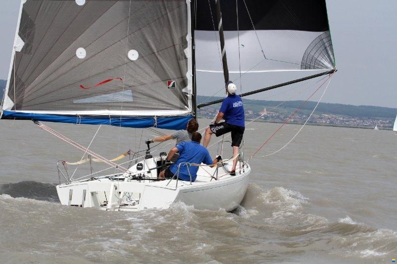 8 Meter one Design 7 Hunboat