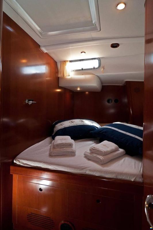 Beneteau 57