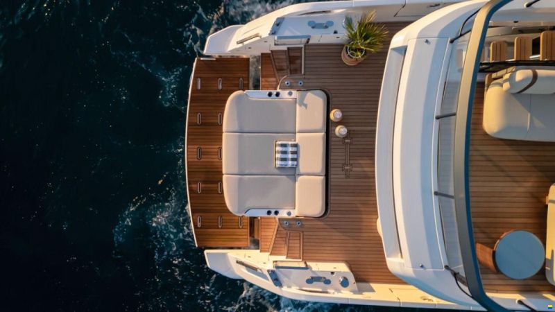 Azimut Fly 62